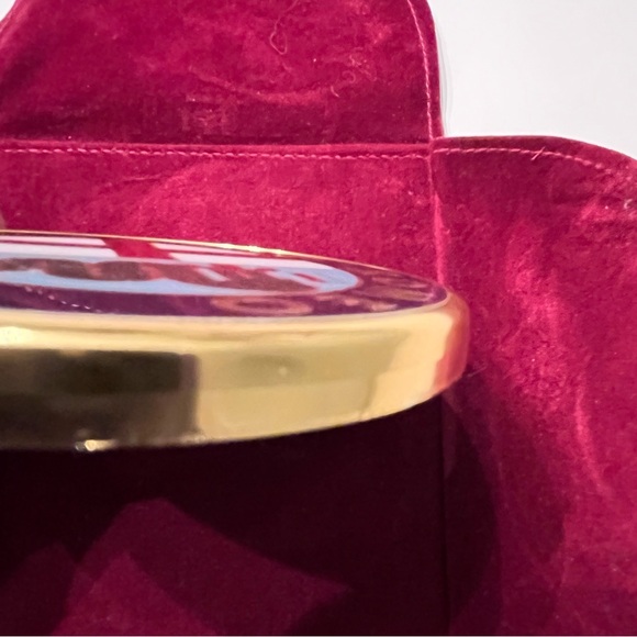 Alfa Romeo Paperweight - Picture 5 of 7